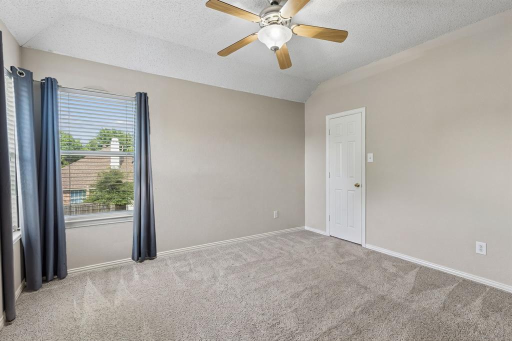 1105 Easton Lane