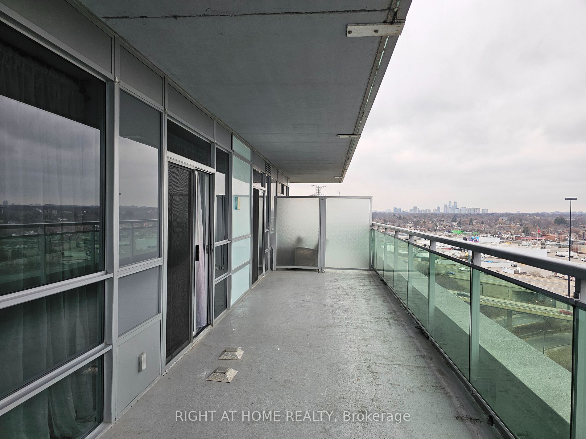 16 E Brookers Lane 1404