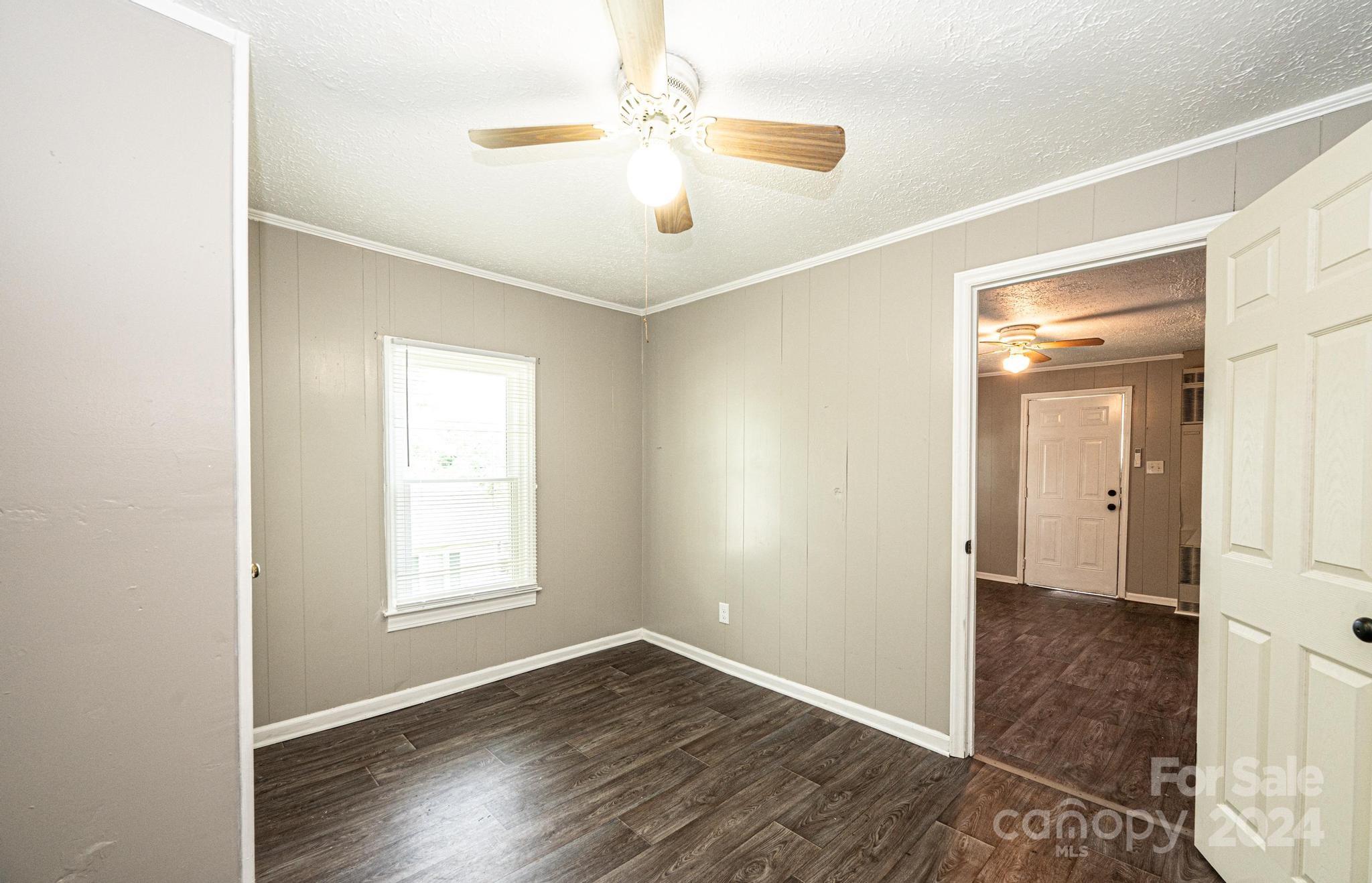 612 Center Street NW