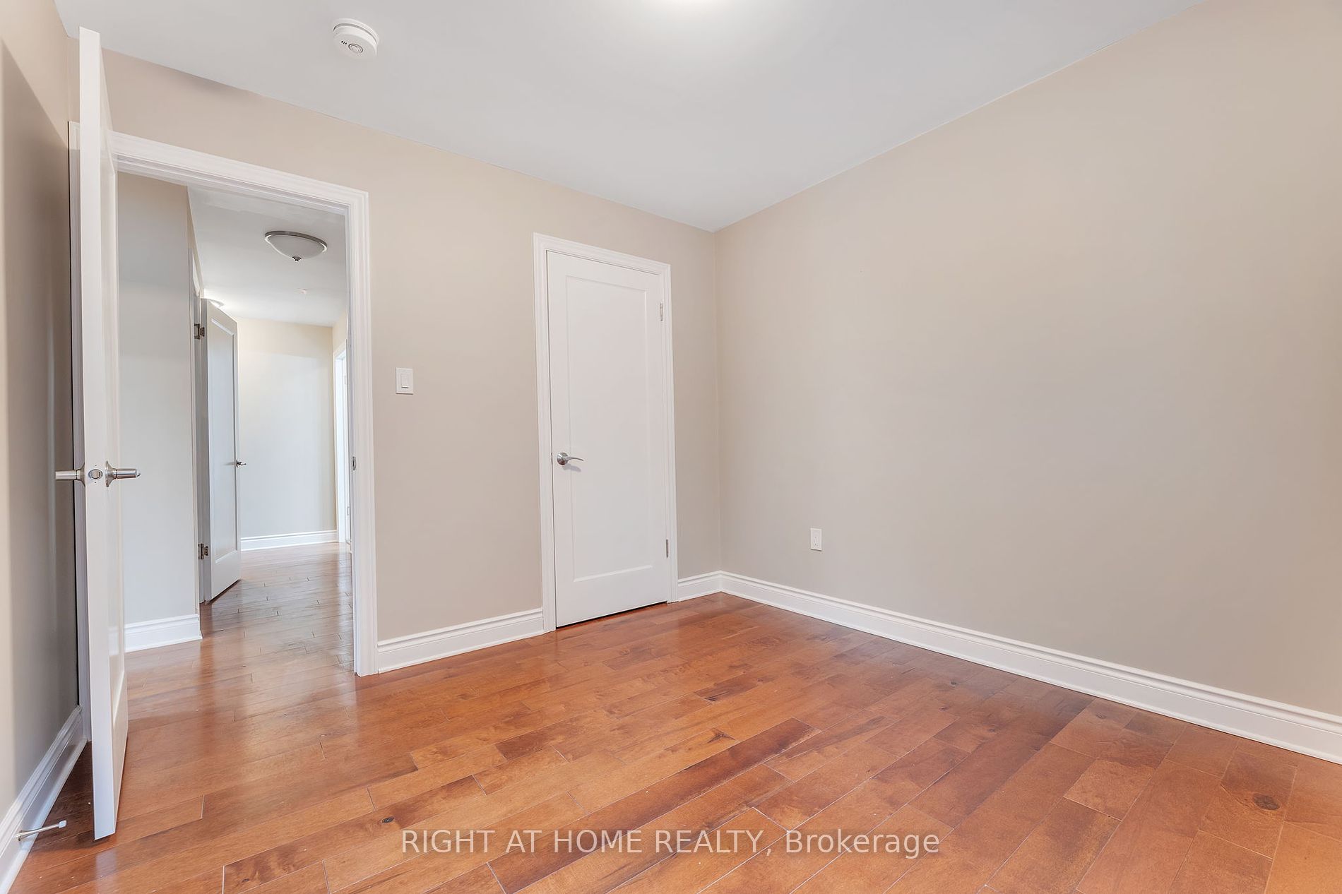100 Cromwell Ave 3
