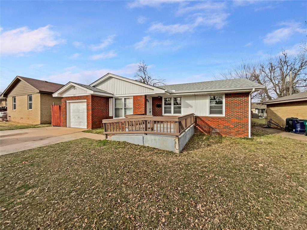 Welcome to 4621 W Park Pl, a home that exudes charm and elegance. The moment you step inside, you'll be greeted by the fresh interior paint that gives the home a clean and modern feel. The kitchen is a chef's dream, boasting stainless steel appliance that add a touch of sophistication. Step outside to the patio, a perfect spot for your morning coffee or evening relaxation. The fenced-in backyard provides a space for outdoor activities. This property is a perfect blend of style and comfort, making it a must-see. Don't miss out on this gem! Don't miss out on this gem!. Included 100-Day Home Warranty with buyer activation