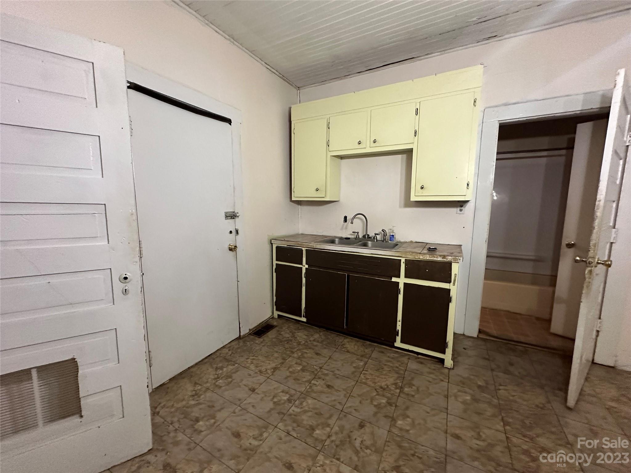22 Central Avenue