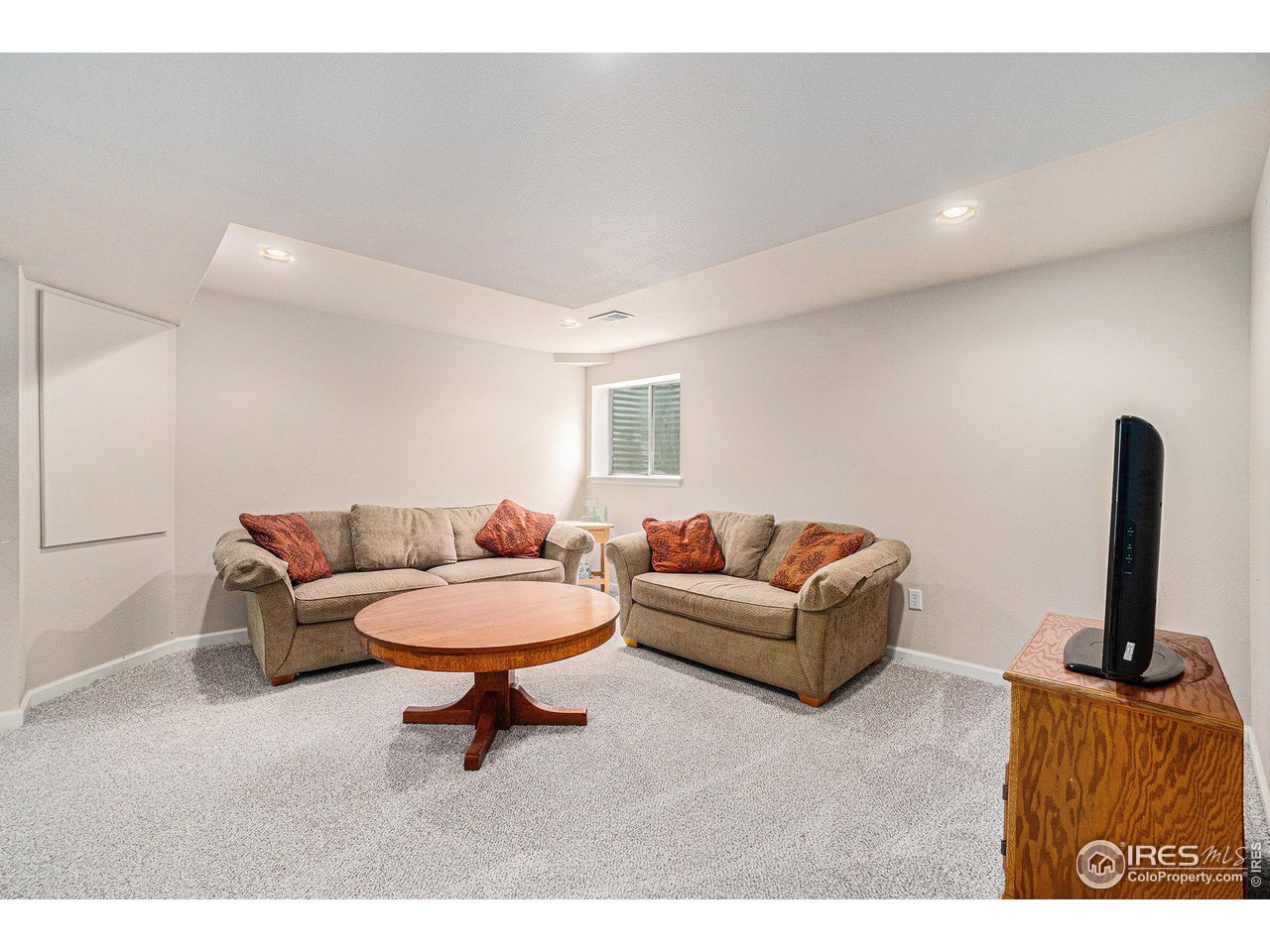 1119 Oakmont Ct