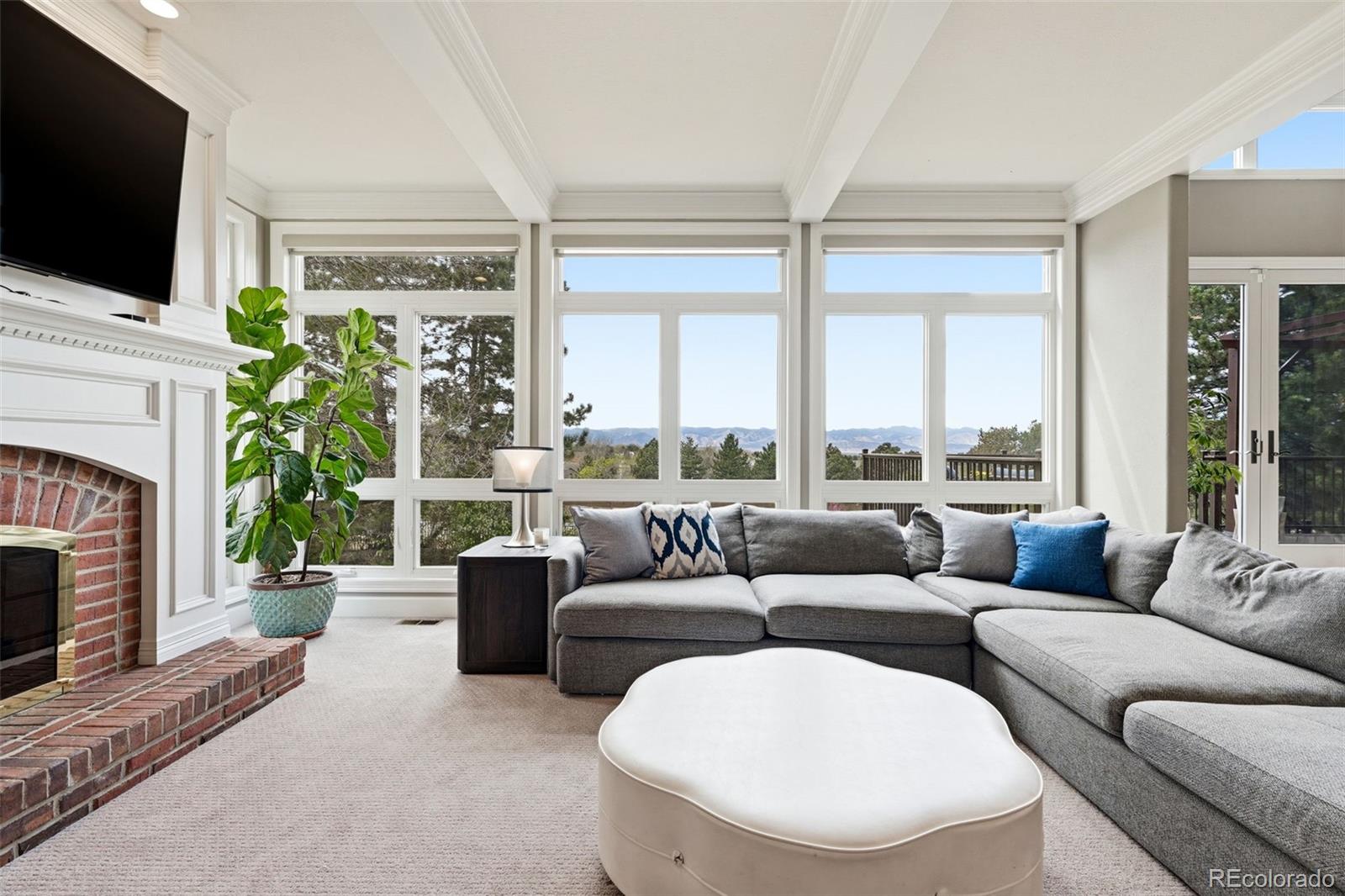 77 Falcon Hills Drive