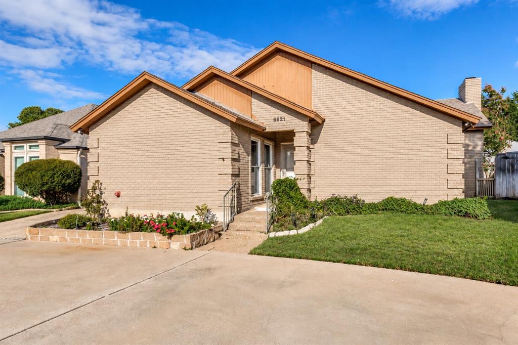 Welcome to  a cozy and charming 2-bedroom, 2-bathroom home in Fort Worth, full of character and unique features! This inviting home offers a wonderful blend of comfort, functionality, and personality. Enjoy the spacious sunroom, perfect for sipping your morning coffee, relaxing with a good book, or creating your very own indoor garden oasis. The home also features a wet bar complete with a mini refrigerator, ideal for entertaining family and friends. The large walk-in shower adds an extra touch of comfort and convenience. With its warm atmosphere, distinctive details, and versatile living spaces, this home has so much to offer. Whether you’re entertaining guests or enjoying a quiet evening at home, you’ll appreciate the charm and possibilities throughout. Motivated sellers! Bring all offers! Don’t miss the opportunity to make this charming Fort Worth property your own!