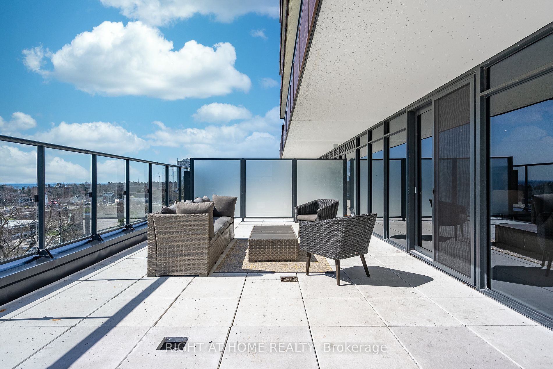 21 E Park St 802