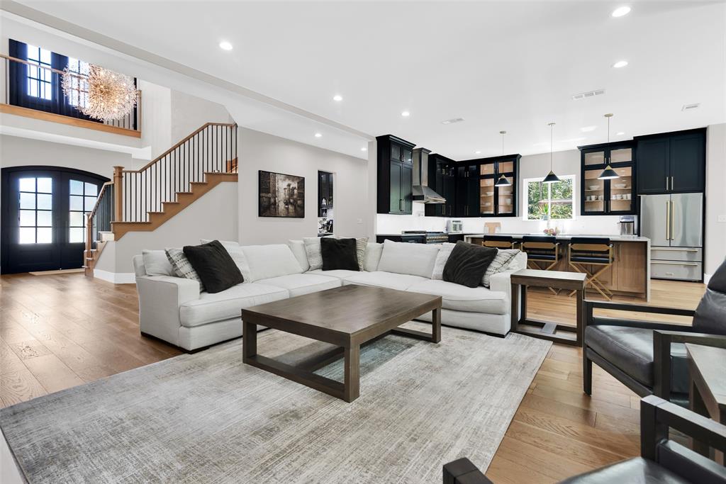 931 Waterloo Lake Drive