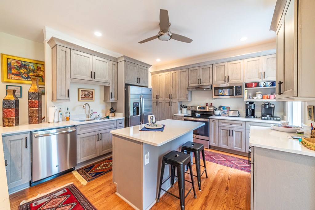 106 Bay Ave 15