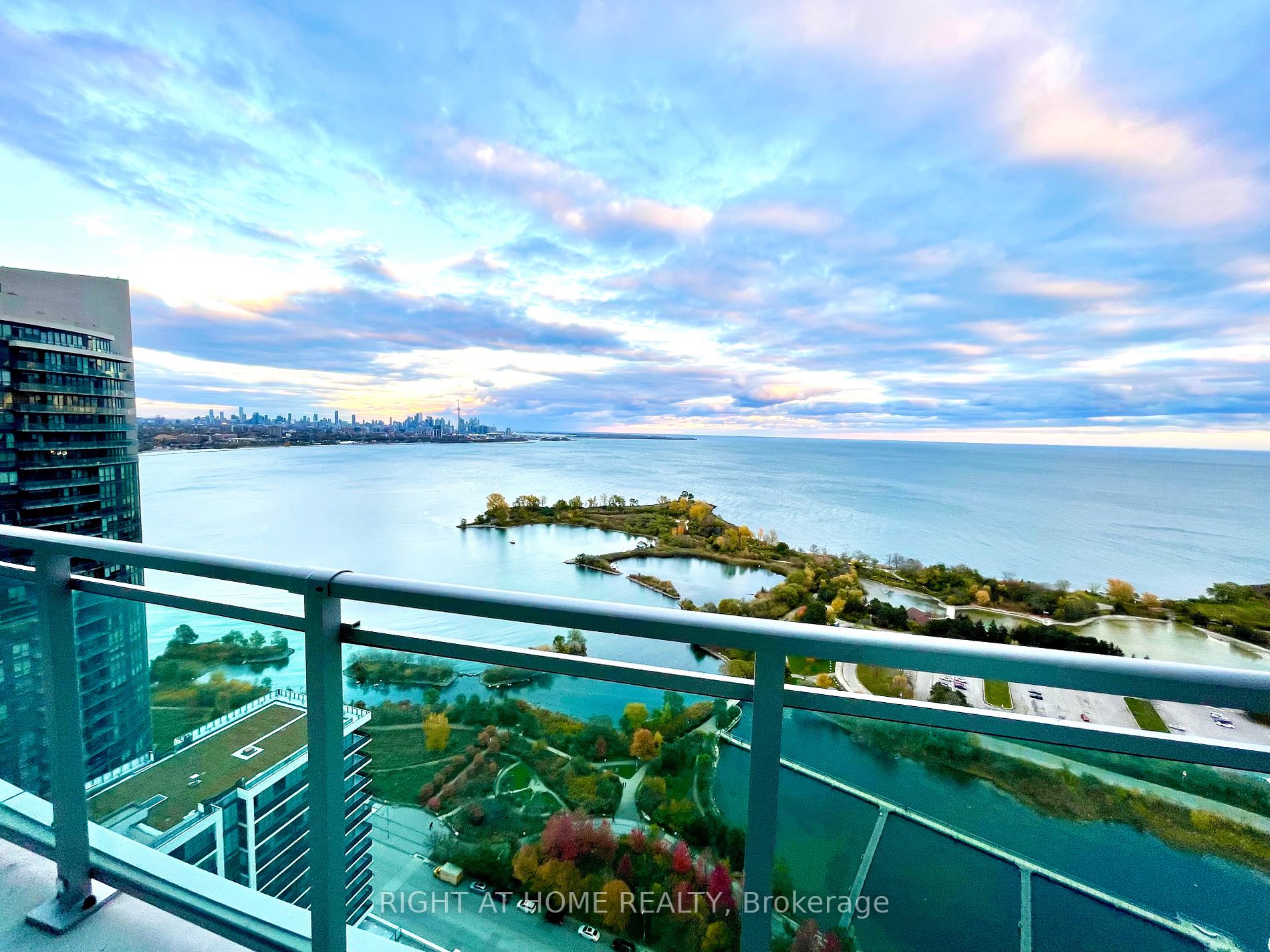 33 Shore Breeze Dr 3409