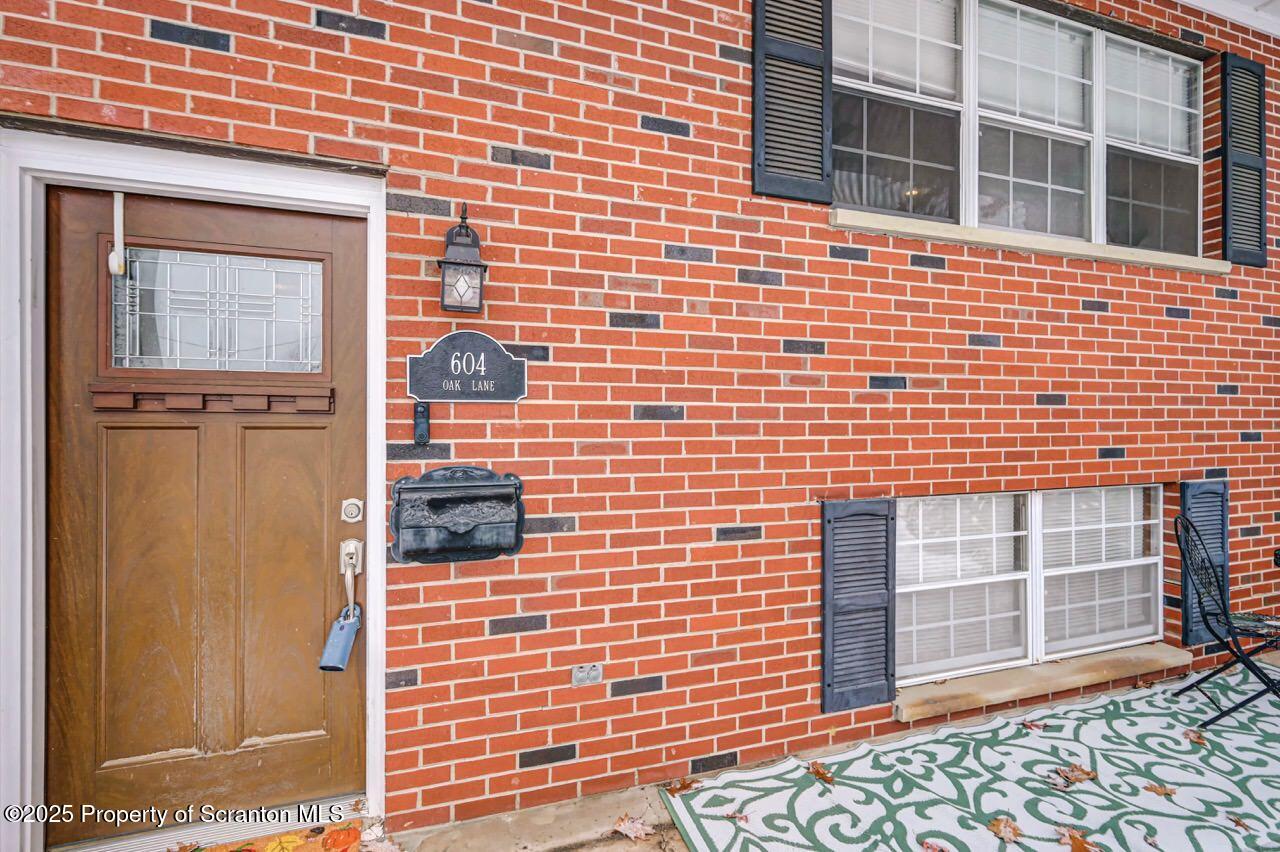 604 Oak Lane