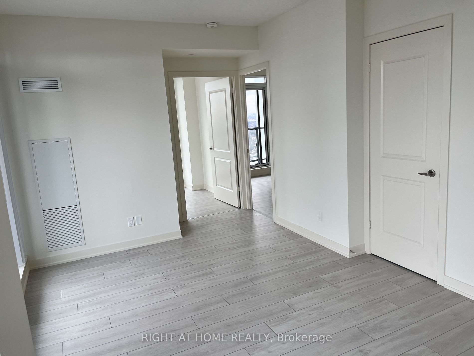 4955 Yonge St 2906
