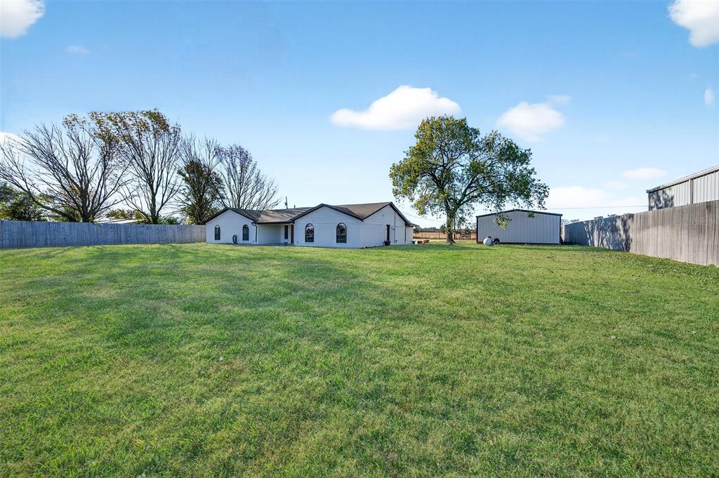 616 E Bells Boulevard