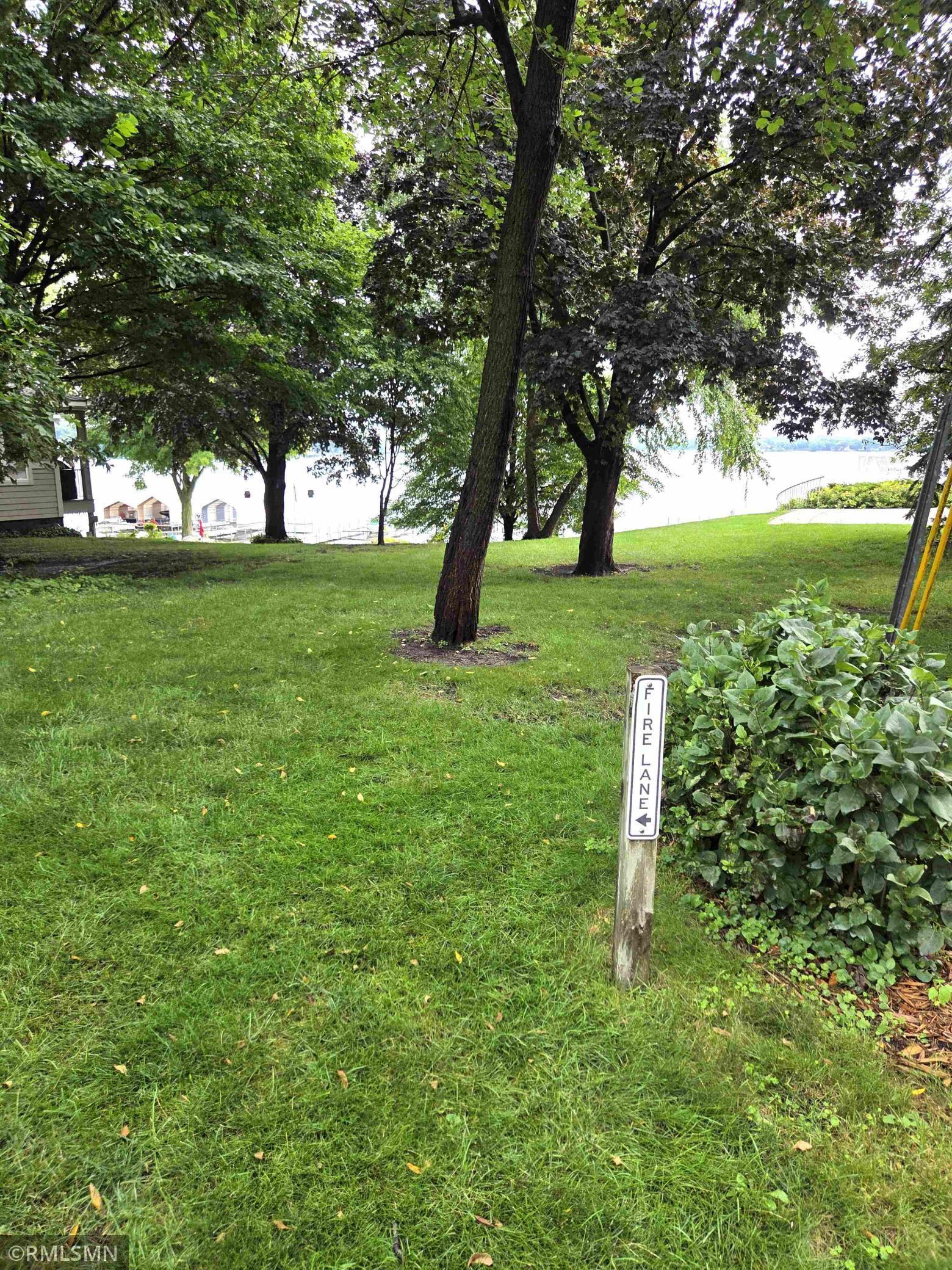 25 Woodlawn Avenue