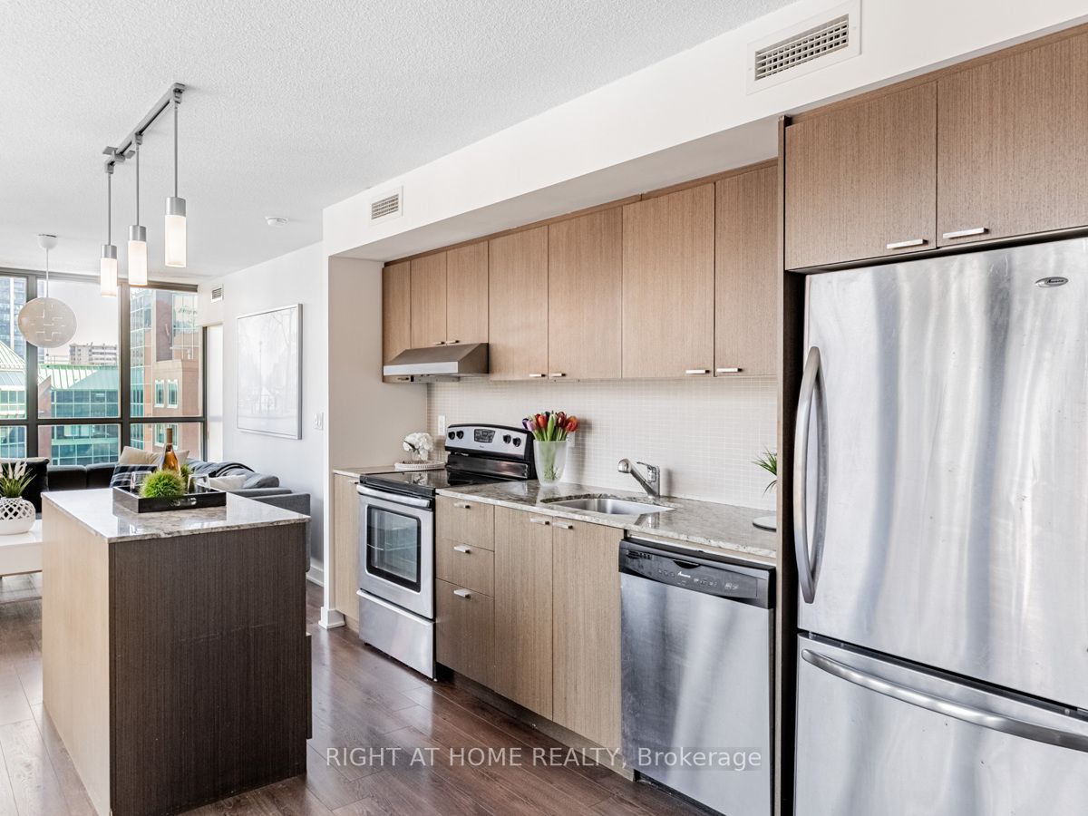 110 E Charles St 1508