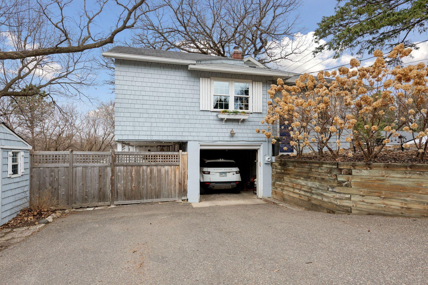 202 Oak Street
