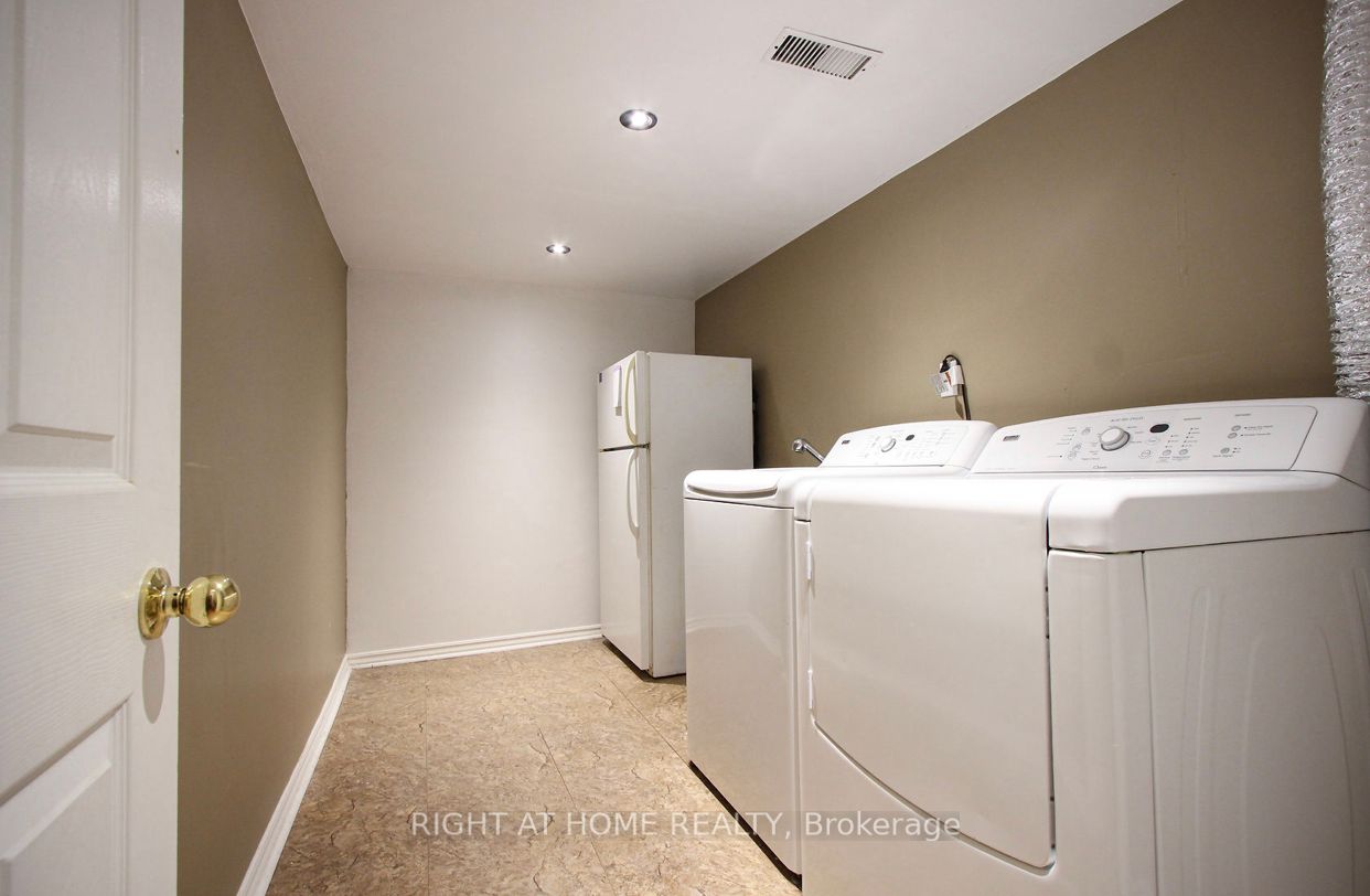 5255 Guildwood Way 48