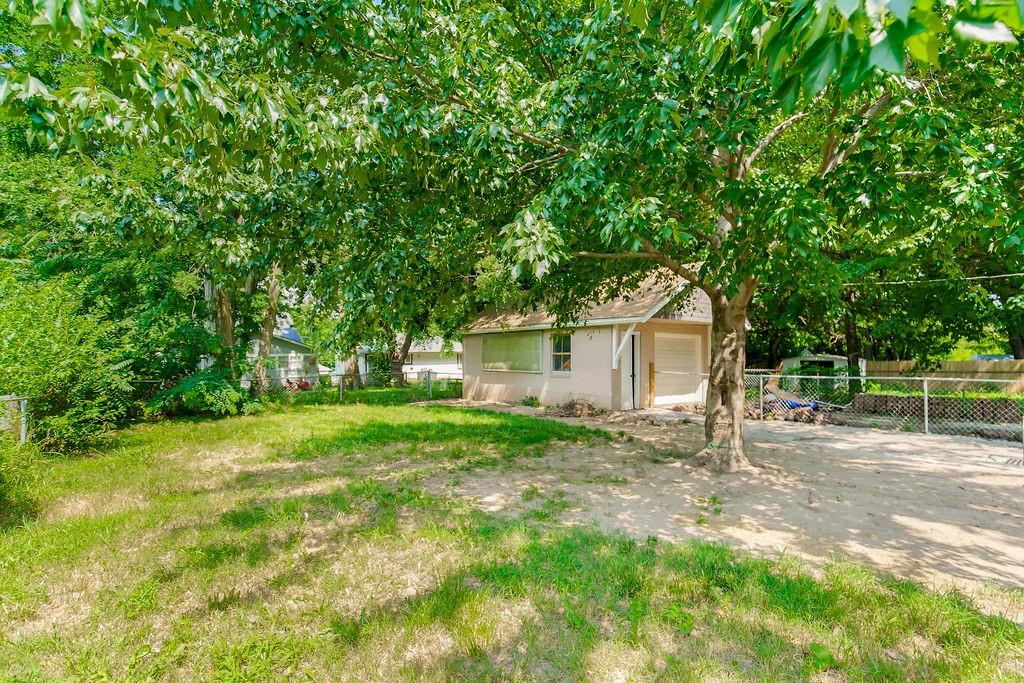 808 N Crysler Avenue