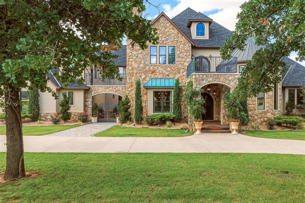 2808 Perth Drive