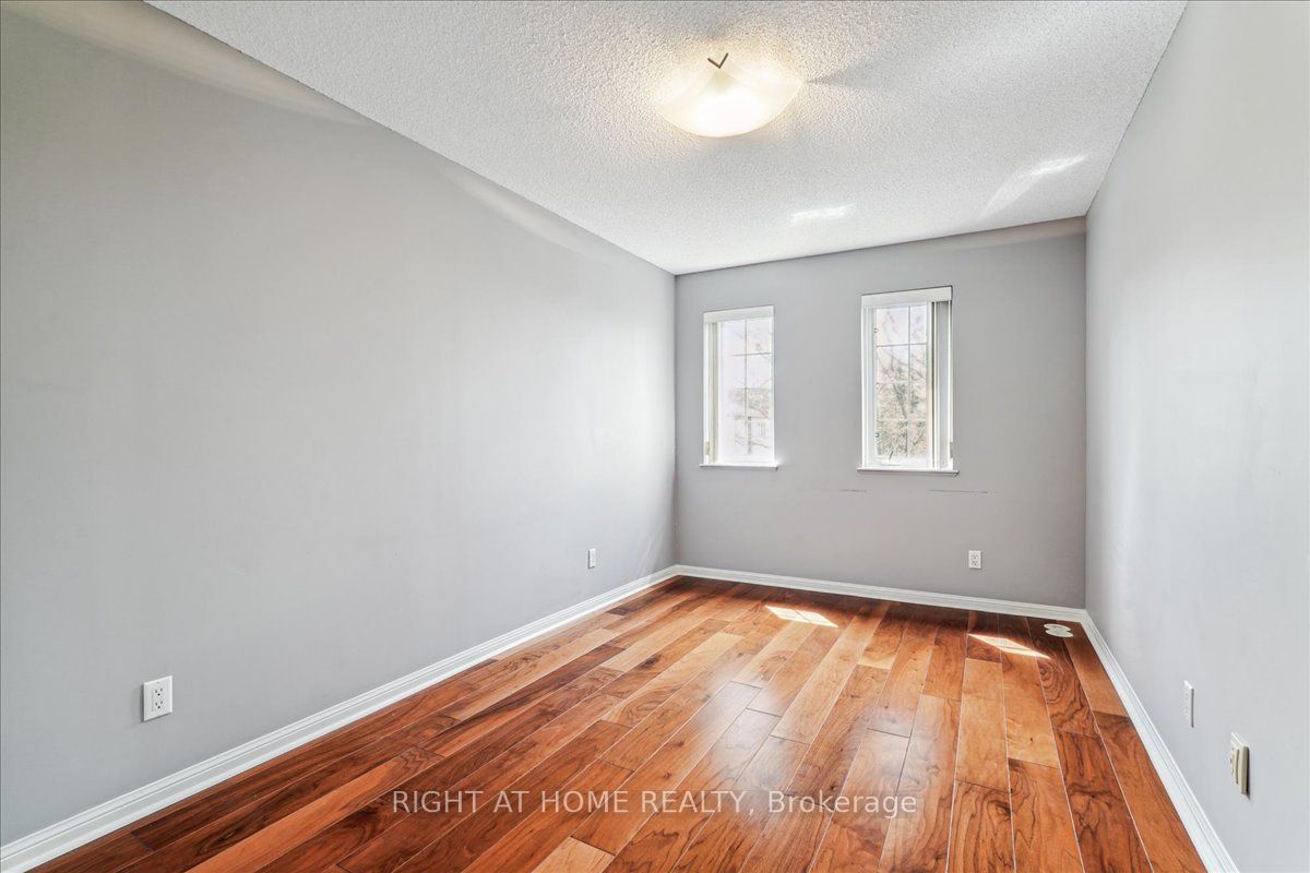 1881 Mcnicoll Ave 558