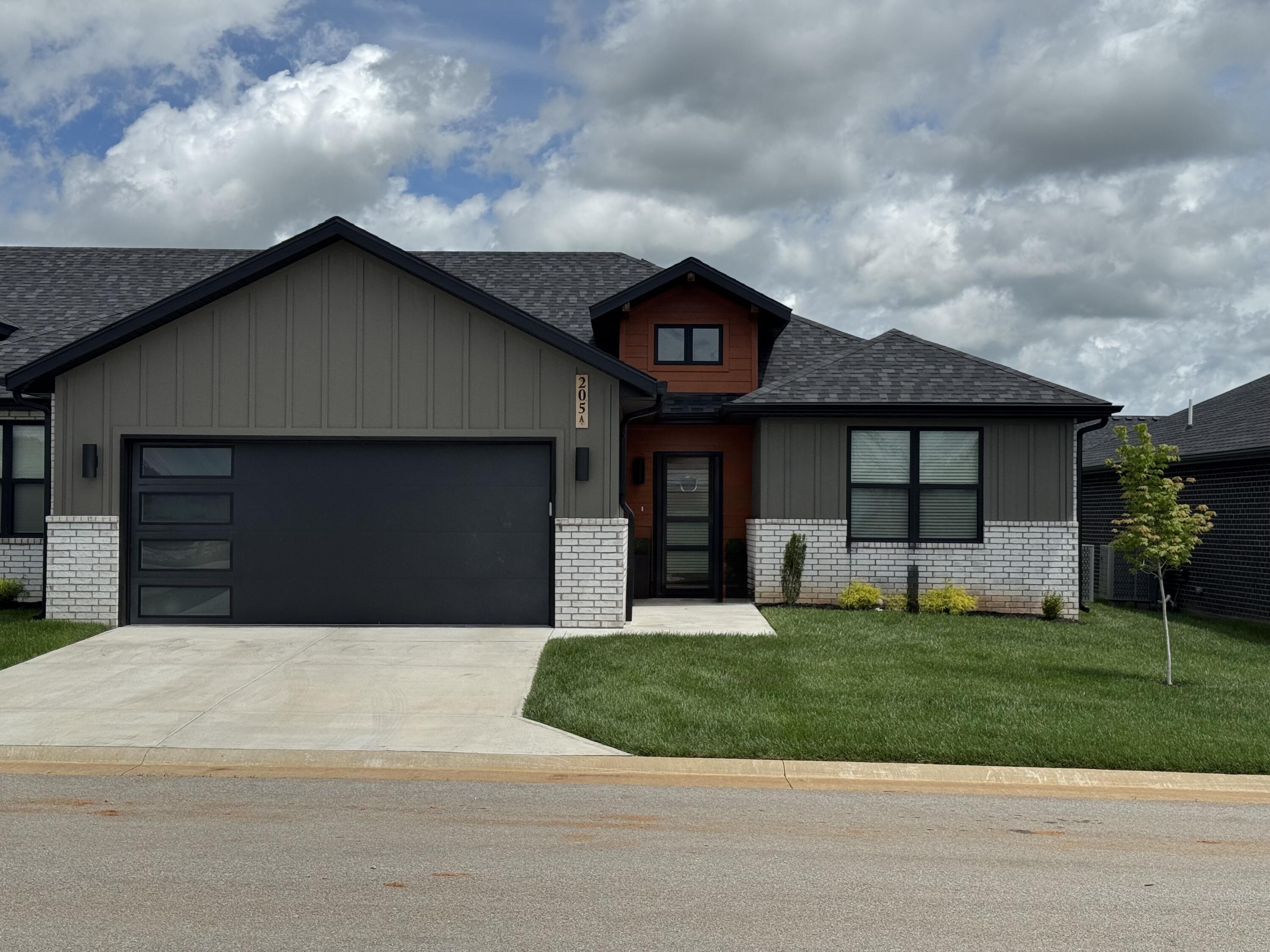 5955 S Farm Road 163 201a