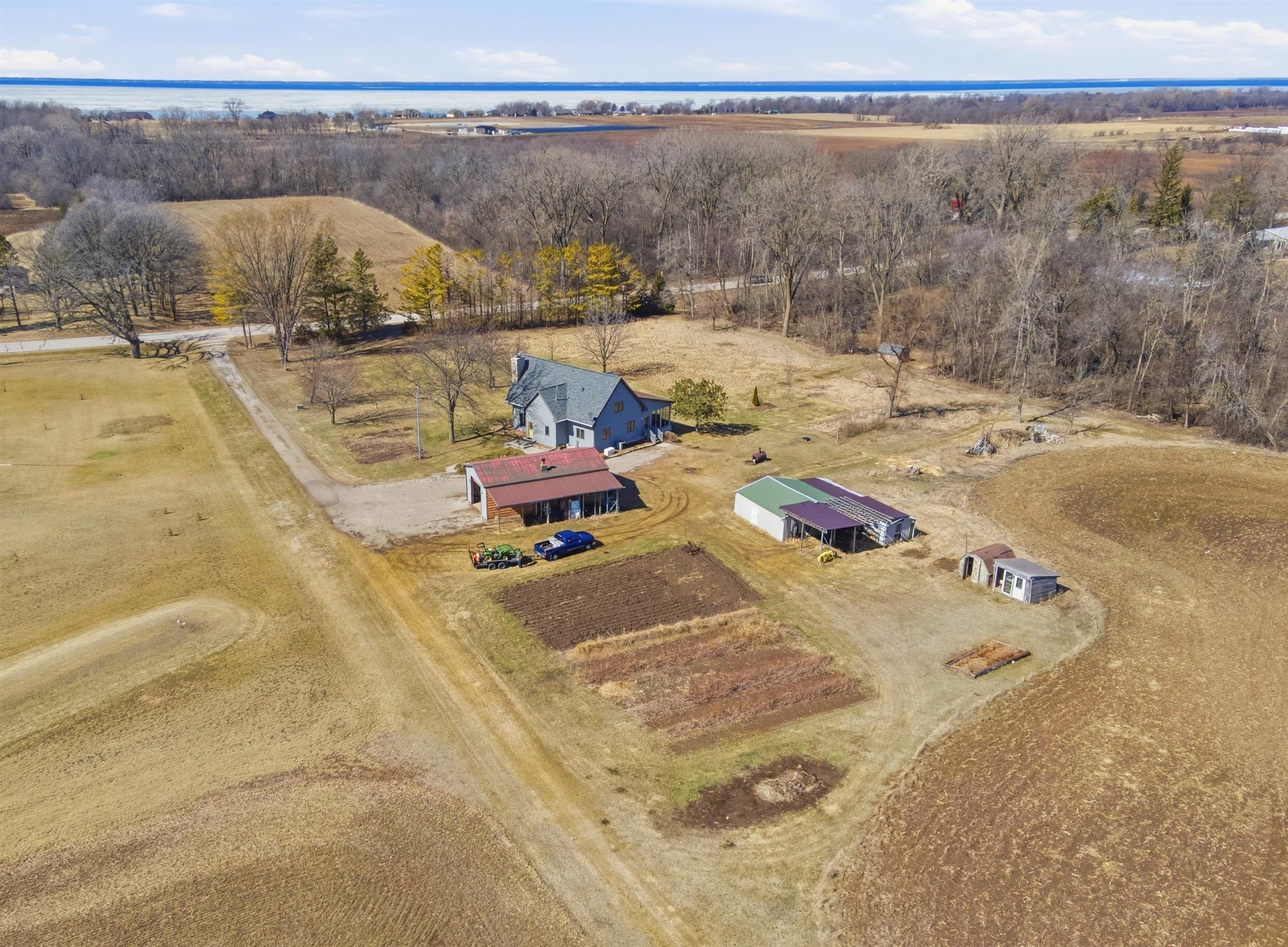 N4640 Lakeshore Drive