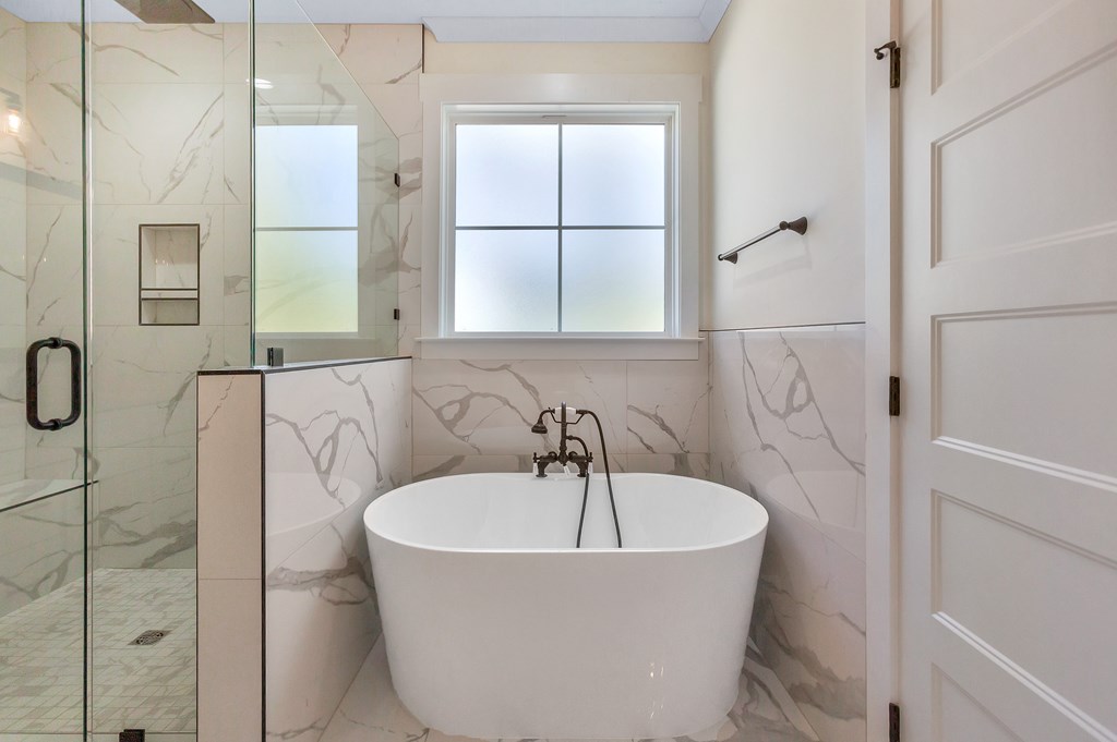 304 Abercrombie Point