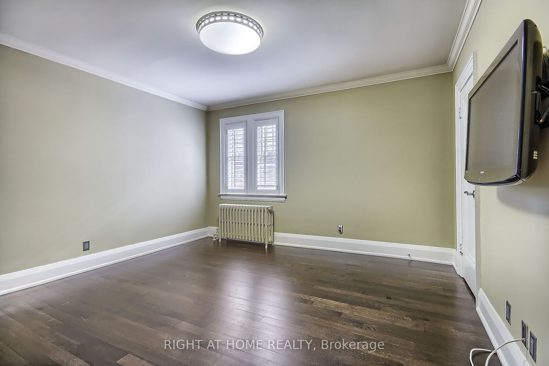 17 Silverwood Ave