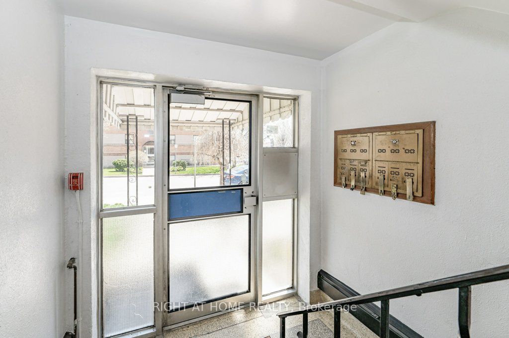 10 Organ Cres