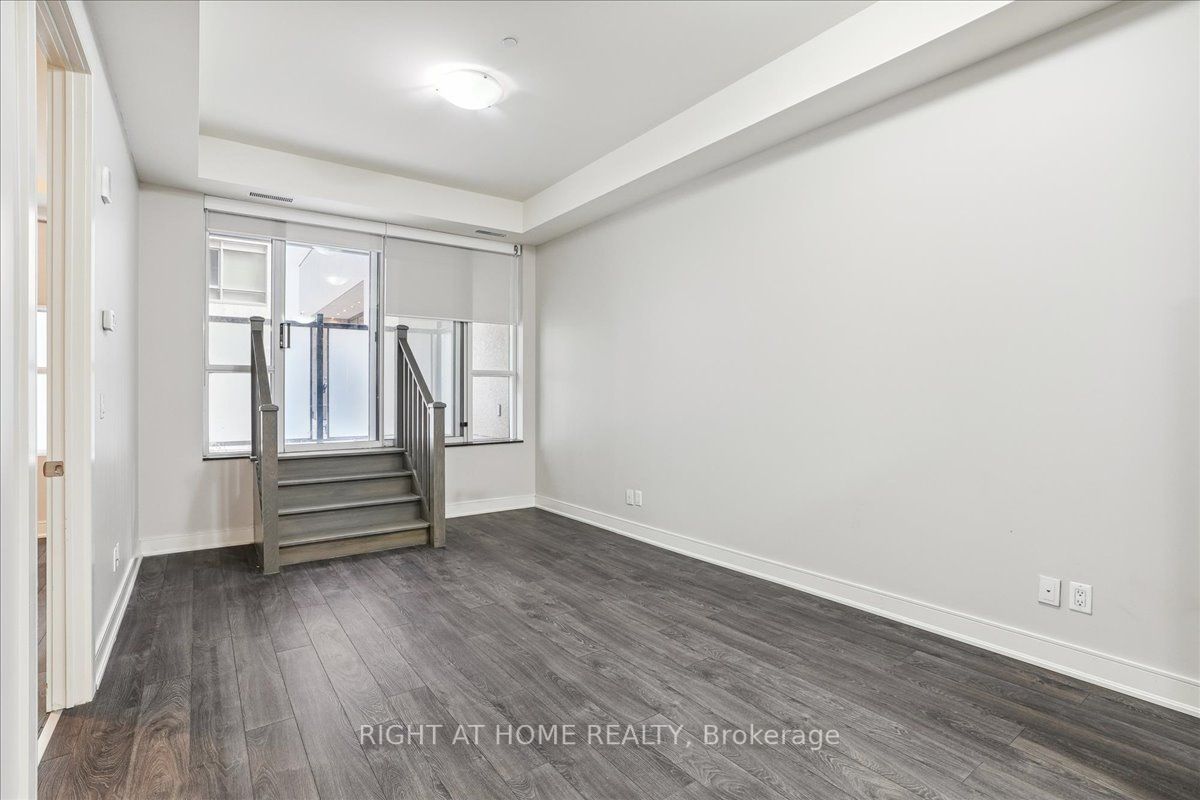 150 W Main St 314