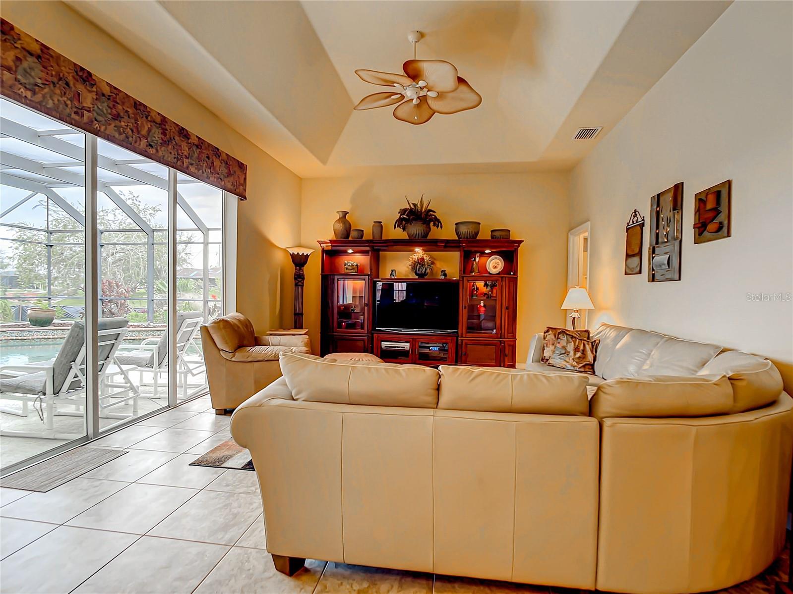 938 Boundary Boulevard