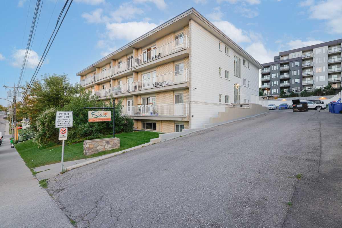 1813 25 Avenue SW 18, Calgary, AB 