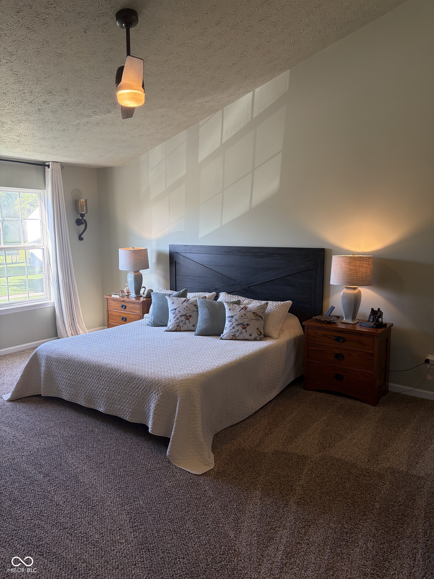 5752 Columbia Circle S