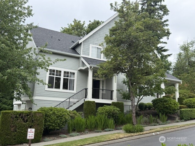 Bellevue - 6748  161st Avenue SE