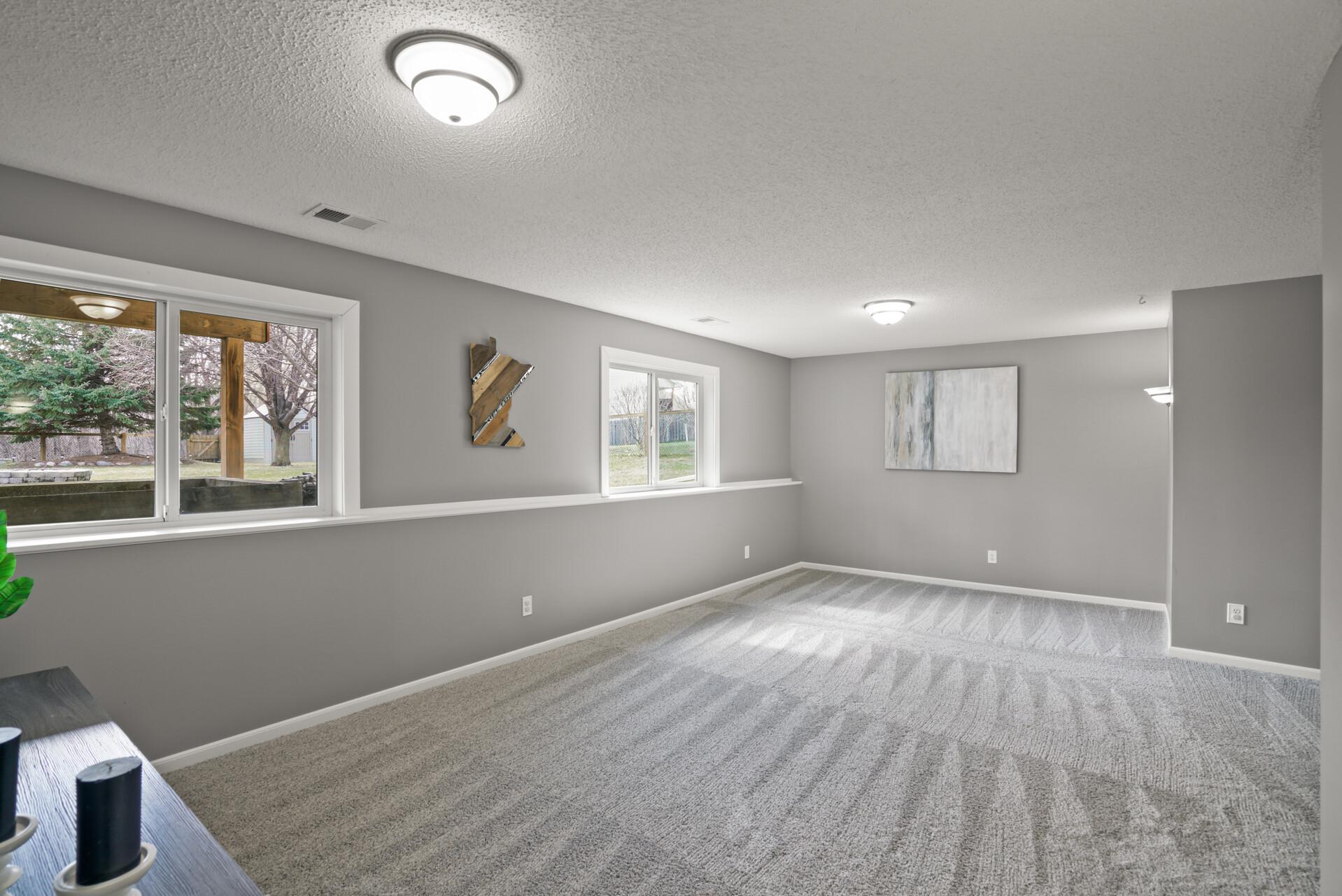 4967 Kaiser Avenue NE