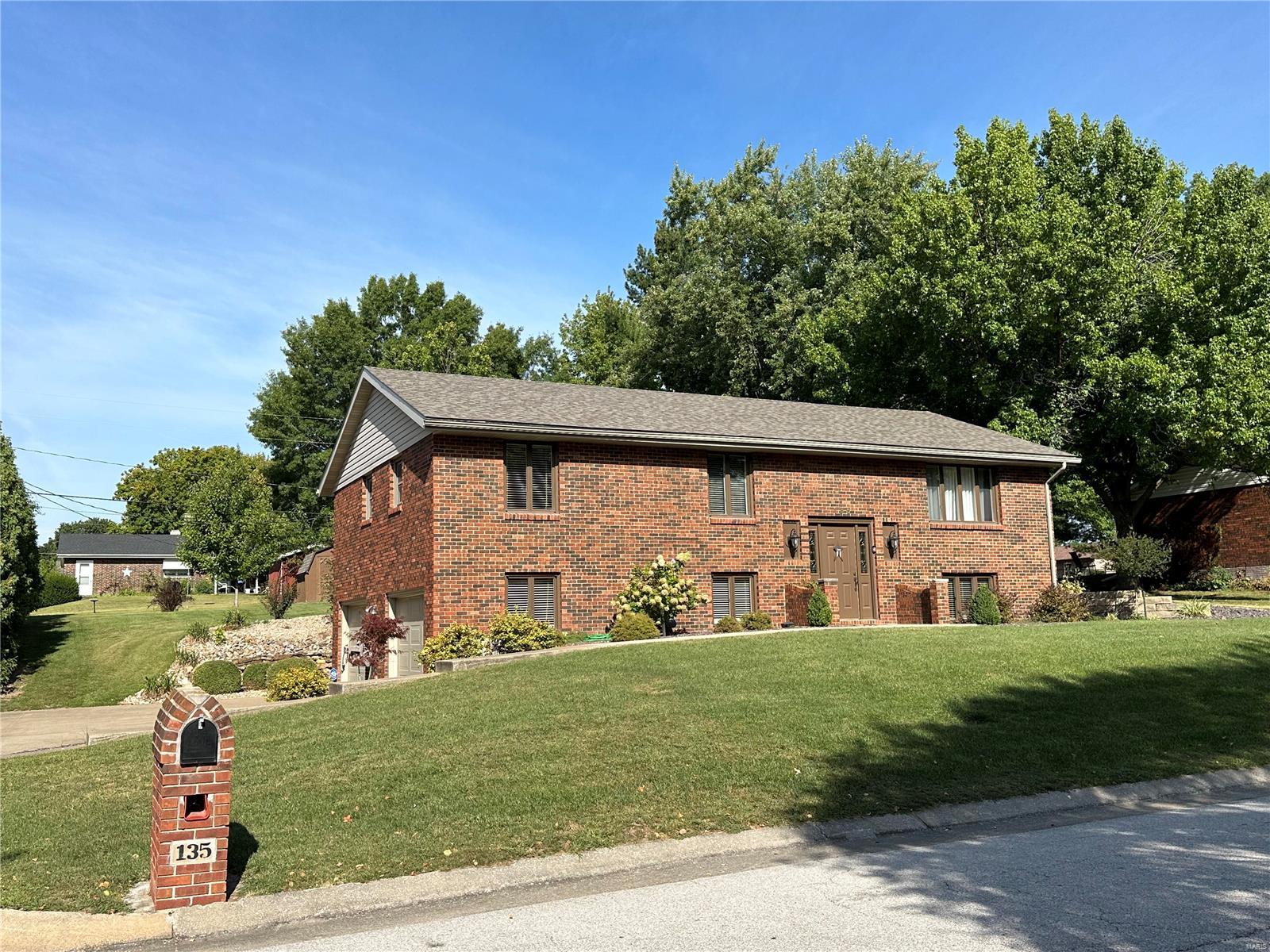 135 Pioneer Trail