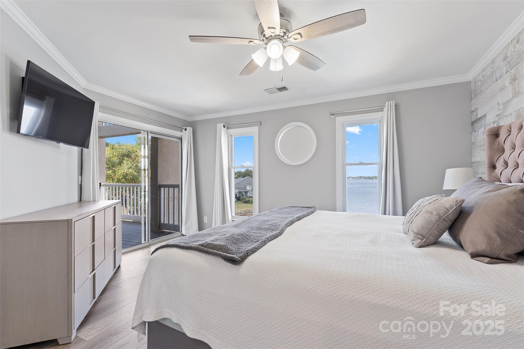 18589 Vineyard Point Lane