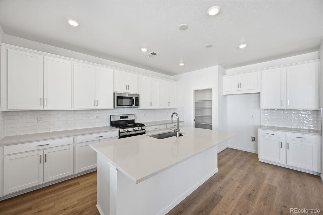 16657 W 92nd Place