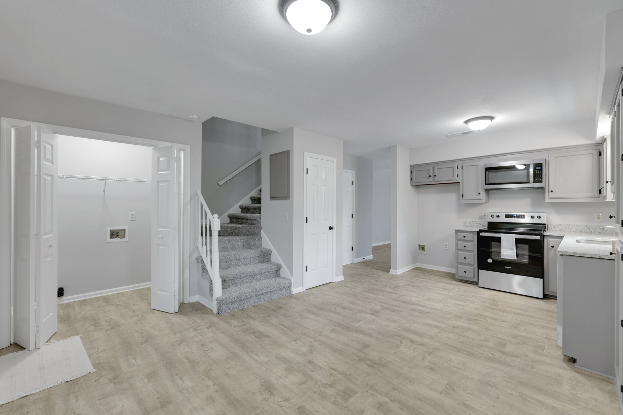 304 Hillside Ct