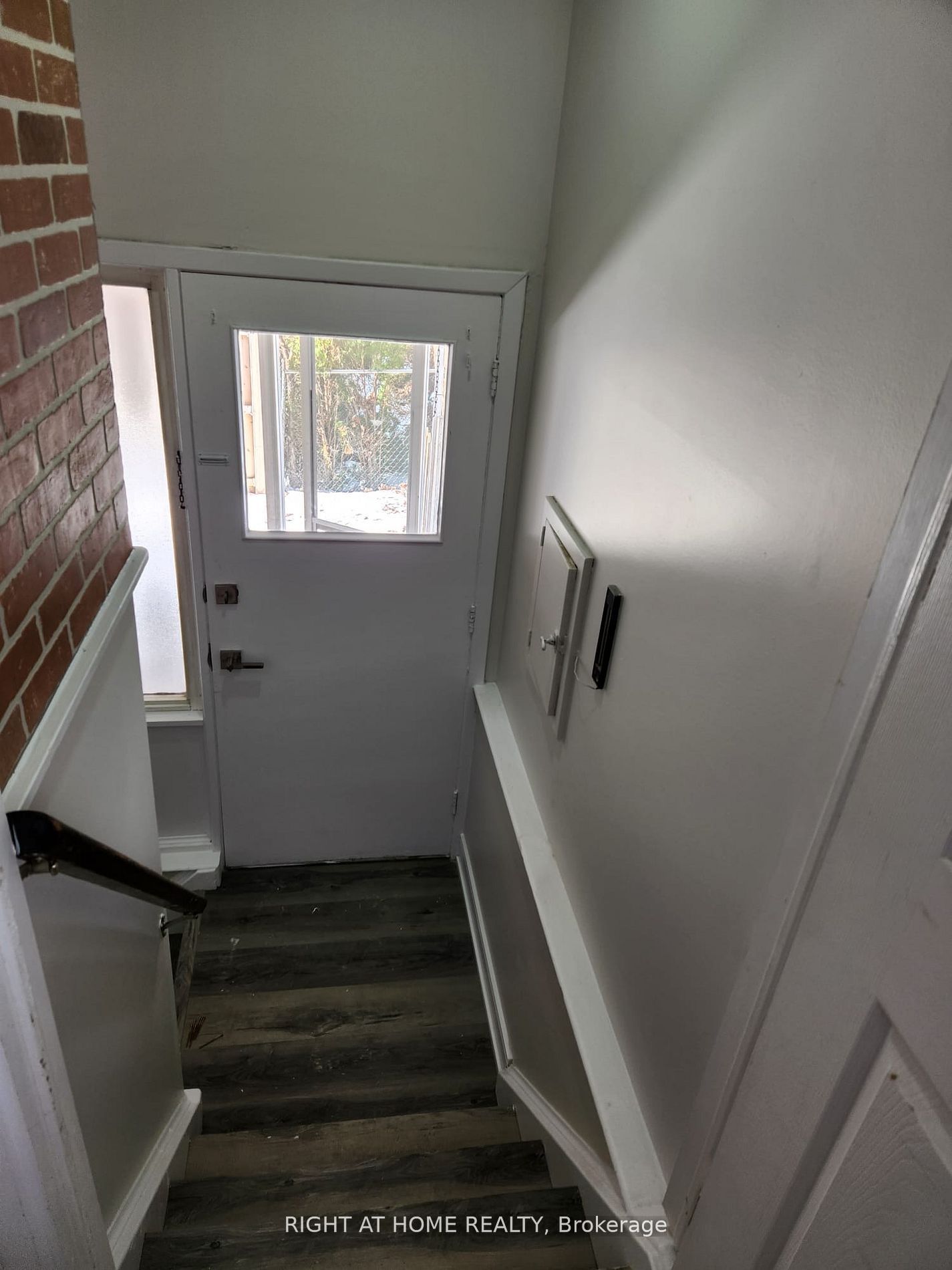 4 Stanley Crt (Upper)