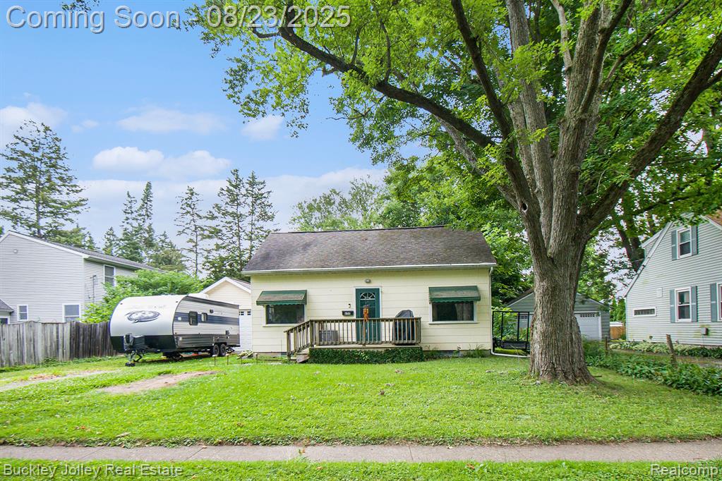 Great home in downtown Williamston! This home is in an incredible price point and features 3 beds, 2 full baths, a flowing living to kitchen area as well as a finished basement. Living room offers a potential office nook. Kitchen has room for a table or island space. The basement offers the 3rd bedroom, laundry, and a full bath. The yard is quiet and private. 1 Car garage is detached and offers plenty of room for storage. Newer furnace and AC. All of this is nestled in the heart of vibrant downtown Williamston where you can enjoy shopping and restaurants, farmer's markets, parks and more! Schools are also a quick walk away. This location offers easy access to Lansing. You will love this quiet neighborhood!