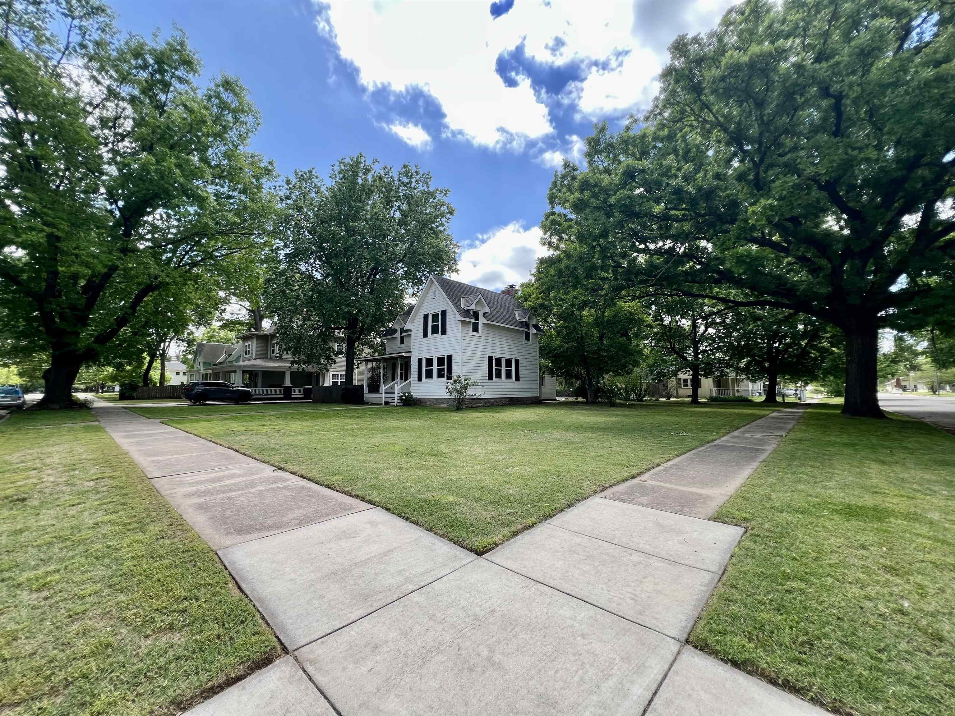 1103 Mansfield