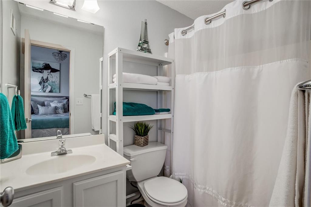 8146 N Elmwood Avenue