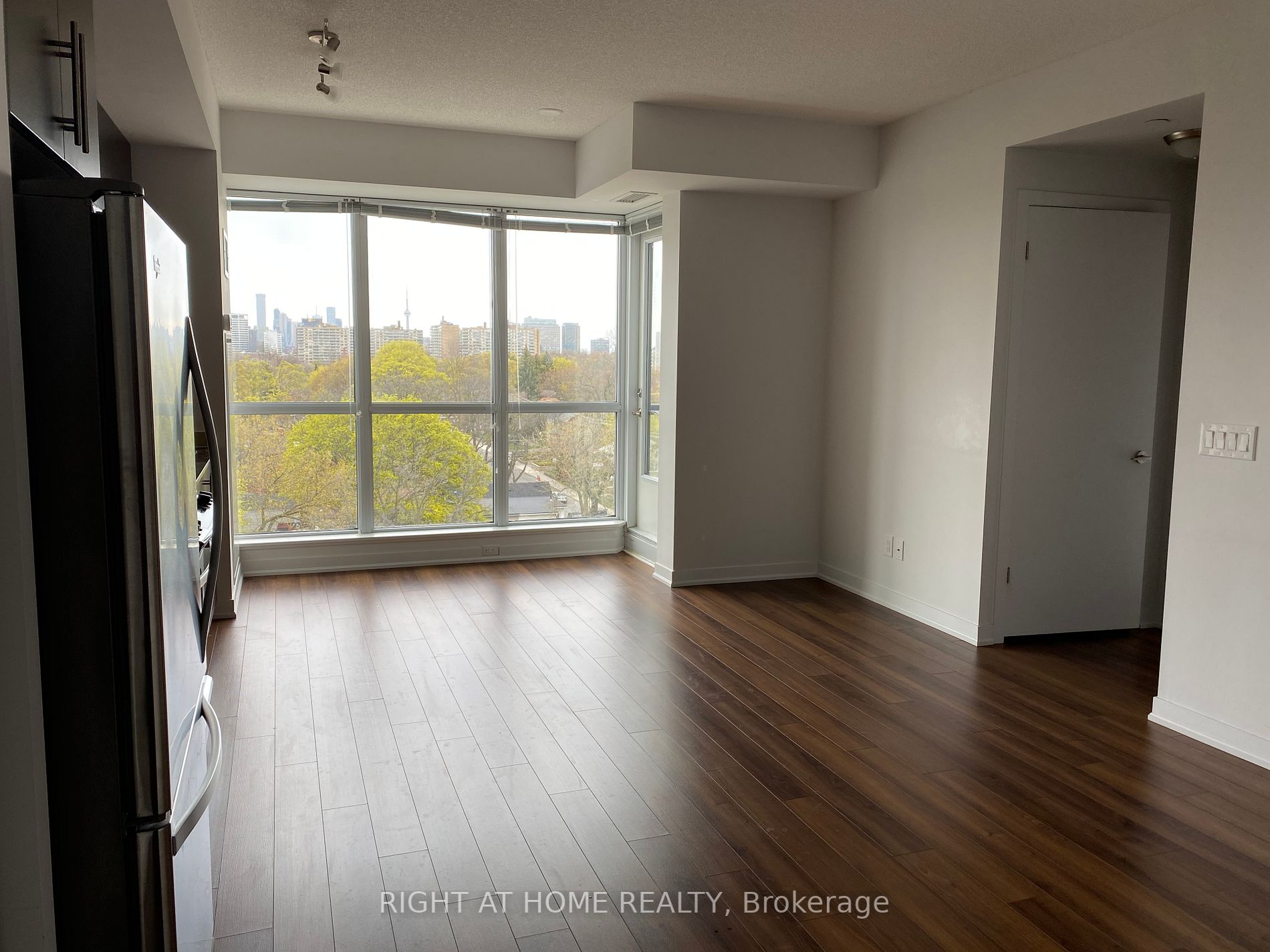 60 Berwick Ave 806
