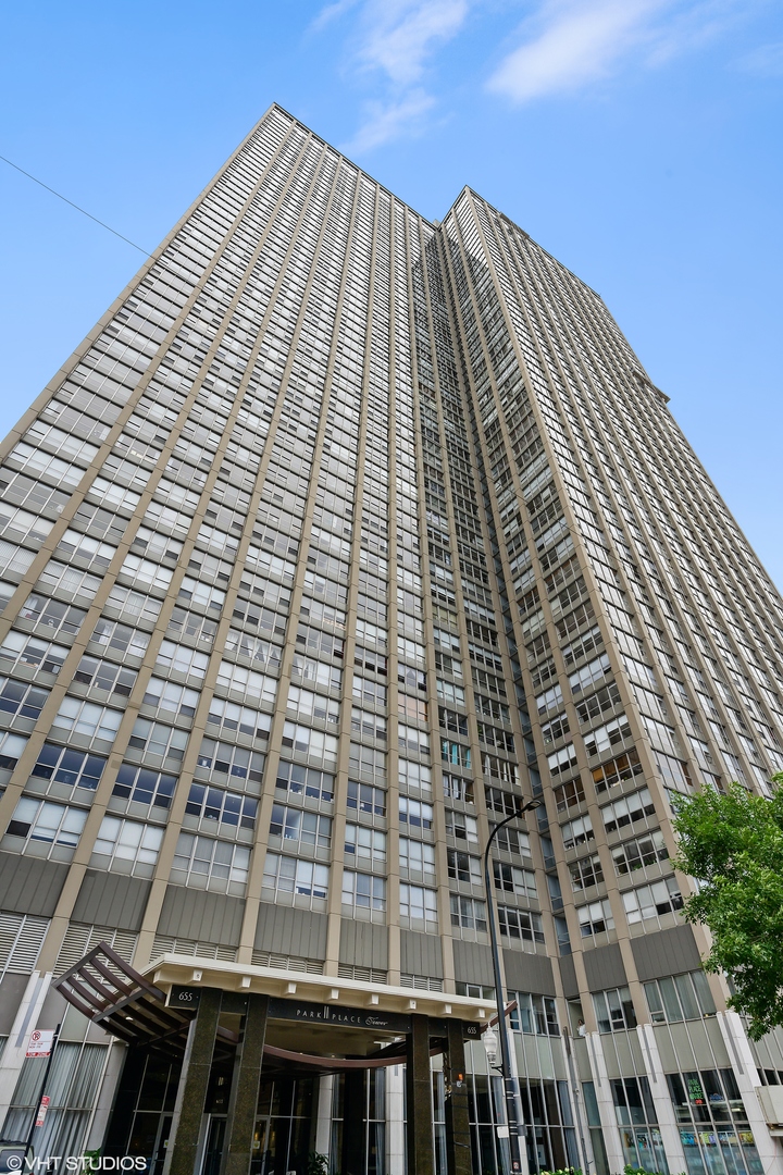 Park Place Tower 655 W Irving Park Chicago Condos For Sale