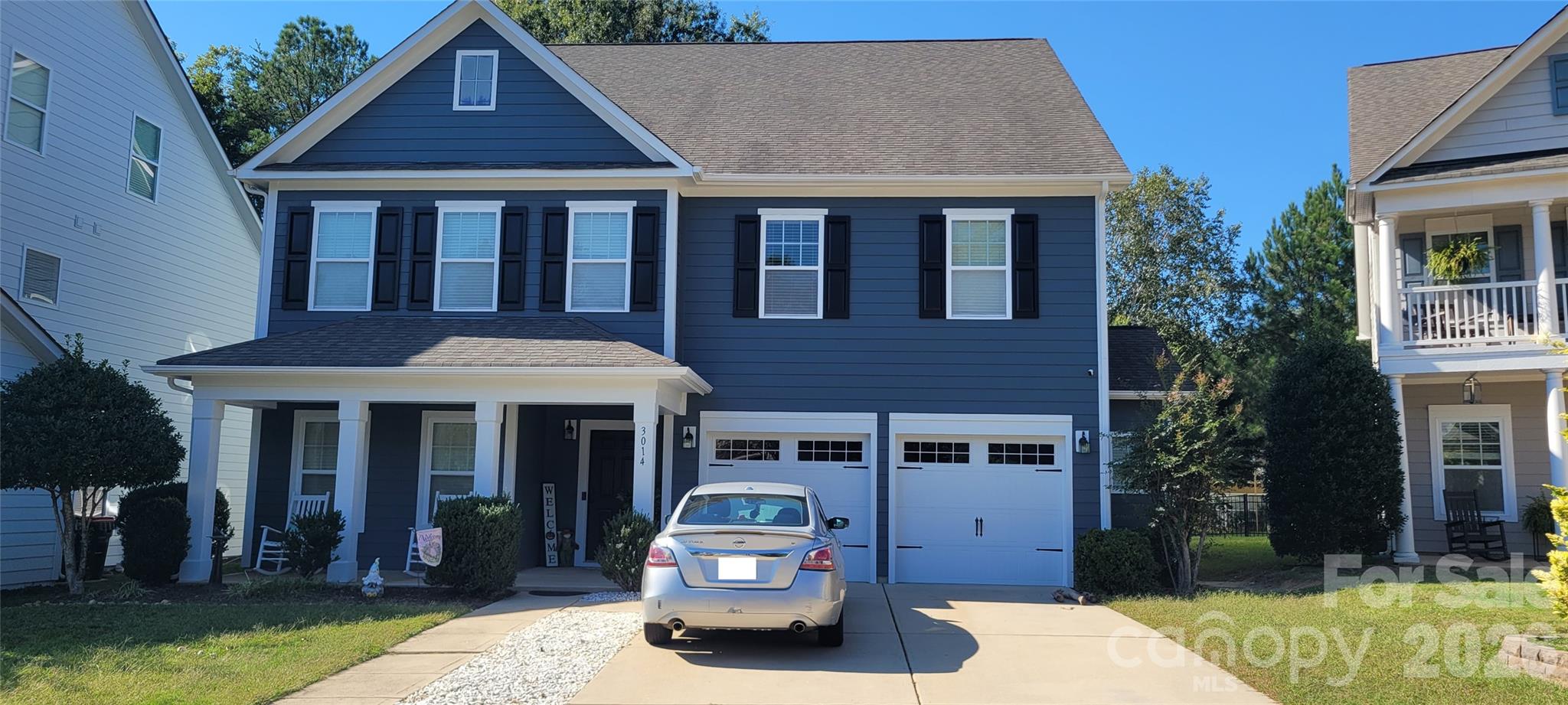This impressive 5-bedroom, 3.5-bath home offers approximately 4,393 sq. ft. of versatile living space, featuring an open-concept layout, spacious kitchen with granite countertops and stainless steel appliances, cozy fireplace, private office, upstairs loft, and third-floor bonus room. Located in the sought-after Lake Ridge community, enjoy amenities including a pool, clubhouse, fitness center, playground, and tennis courts. with fortmill schools and lake wyle right around the corner!
