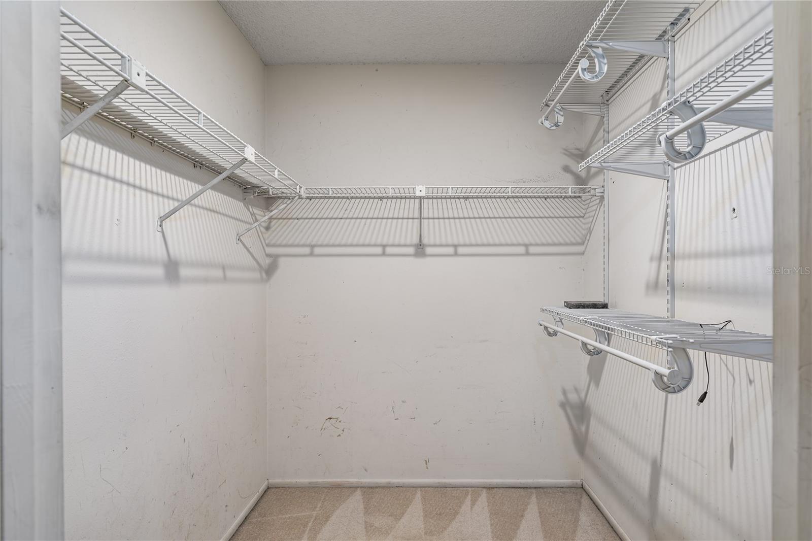 5012 Woodlawn Circle W