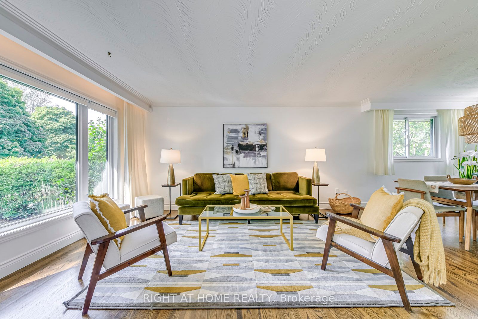 1306 Napier Cres