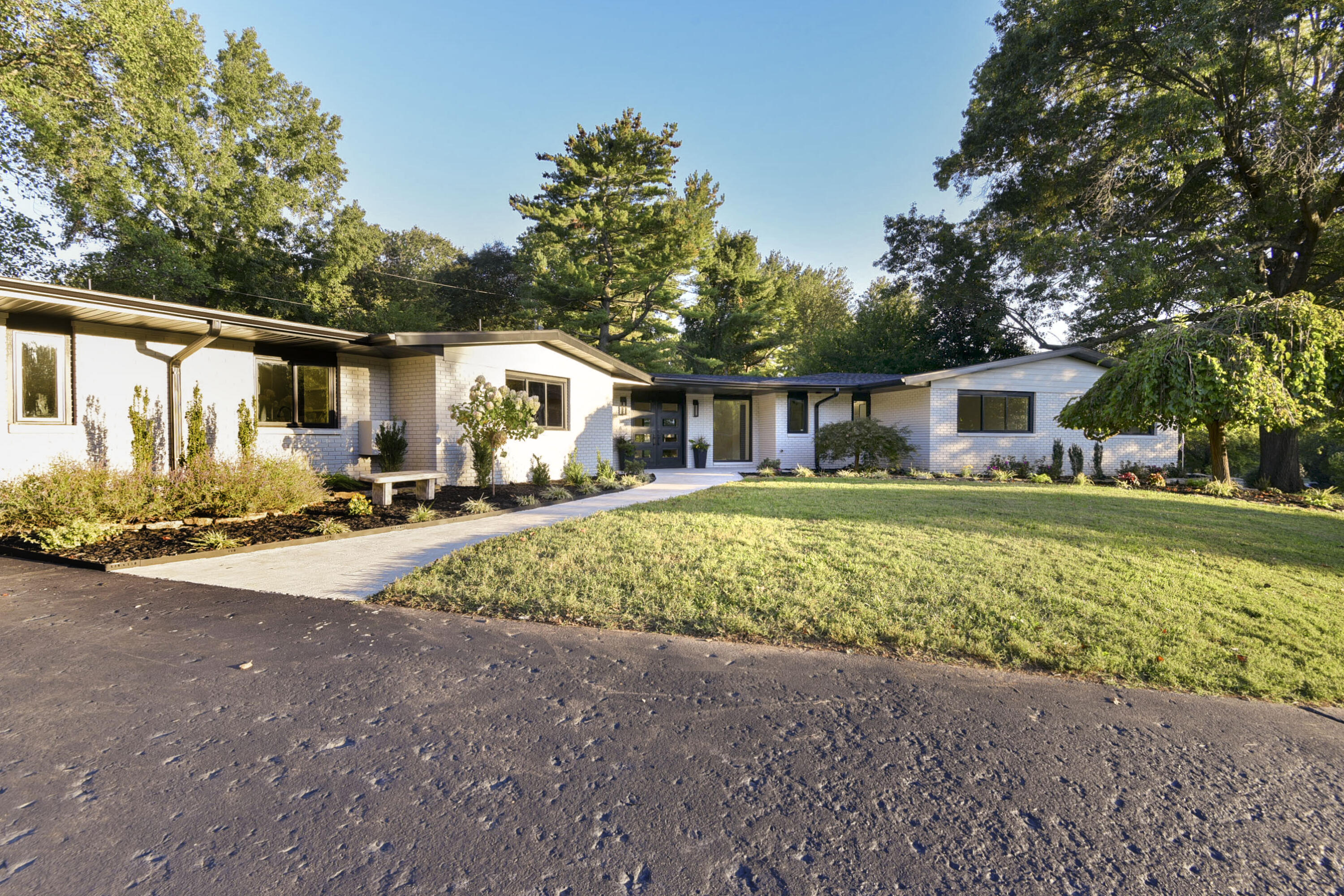 2274 S Edgewater Drive