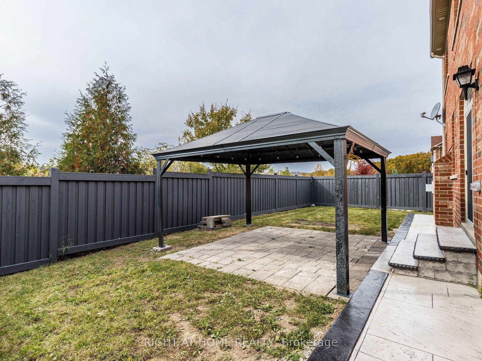 280 Wrigglesworth Cres