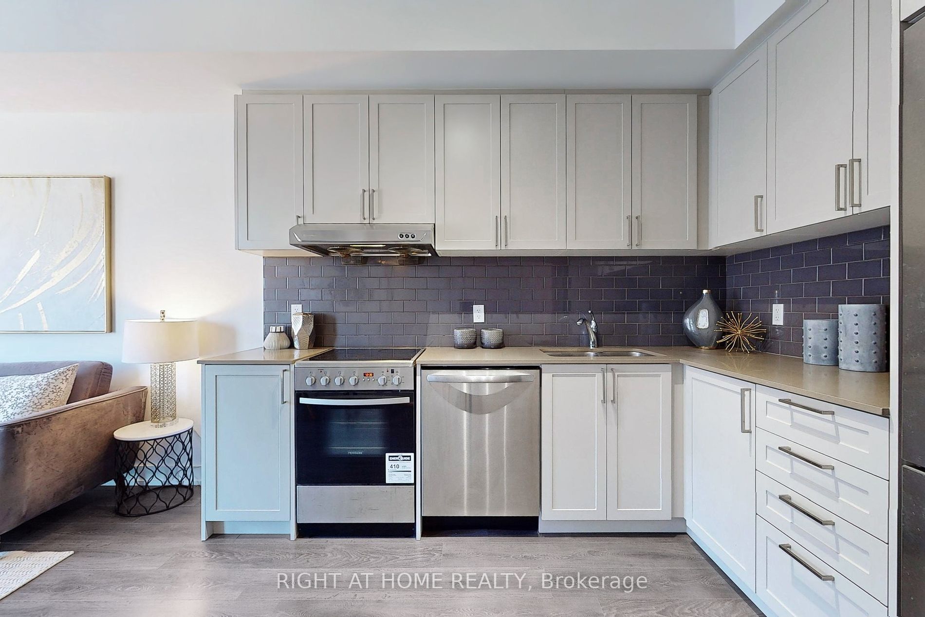 268 Buchanan Dr 501W
